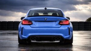 BMW M2 CS का रियर लुक