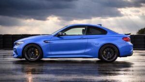 BMW M2 CS का साइड प्रोफाइल डिजाइन