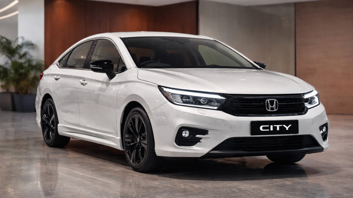 Honda City Hybrid 2026 mileage India प्रीमियम हाइब्रिड सेडान का फ्रंट डिजाइन