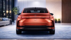 लेक्सस ईएस 500e इलेक्ट्रिक सेडान का रियर लुक और स्टाइलिश डिजाइन