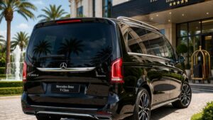 मर्सिडीज बेंज वी क्लास रियर क्वार्टर व्यू प्रीमियम लग्ज़री वैन डिजाइन
