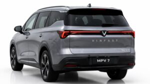 VinFast MPV 7 Review in Hindi के अनुसार रियर डिजाइन और एलईडी टेल लाइट का लुक