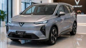 VinFast MPV 7 Review in Hindi प्रीमियम शो रूम लुक और इलेक्ट्रिक एमपीवी डिजाइन