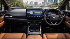 VinFast VF MPV 7 के केबिन में प्रीमियम इंटीरियर और डिजिटल डिस्प्ले