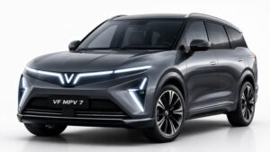 फ्यूचरिस्टिक एलईडी लाइट्स के साथ VinFast VF MPV 7 इलेक्ट्रिक एमपीवी का फ्रंट व्यू